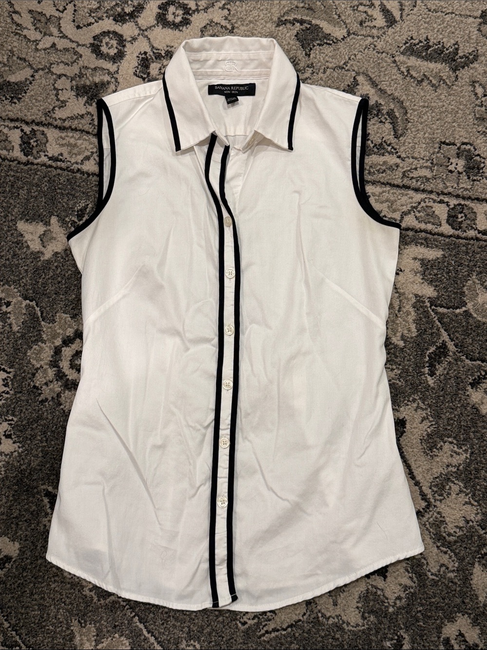 Banana Republic White Sleeveless Button-Down Top with Black Piping